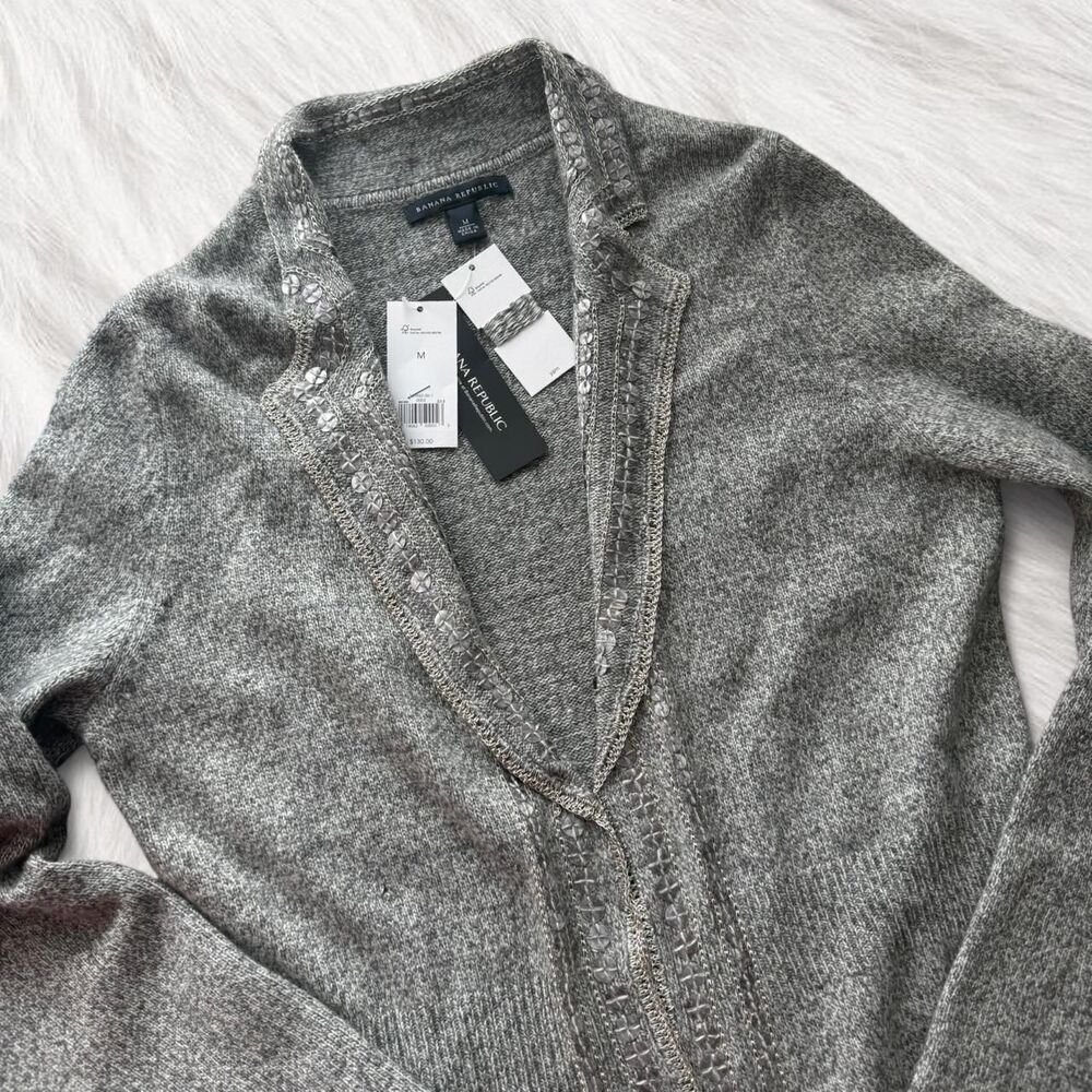 Banana republic new wool cashmere blend Grey cardigan with silver details Size M